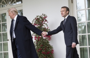 Ông Trump “nổi đóa” trước ý tưởng quân đội chung châu Âu của Tổng thống Pháp