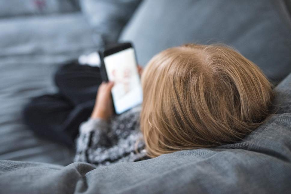 Sức khỏe tâm thần của trẻ hai tuổi bị ảnh hưởng khi sử dụng thiết bị điện tử