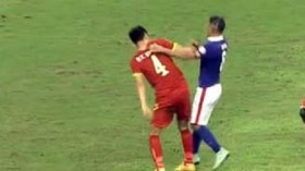 [VIDEO] Tiến Thành bị đội trưởng ĐT Malaysia tấn công trong trận đấu