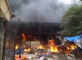 [VIDEO] Cận cảnh cháy lớn chợ Nhật Tân - Hà Nội