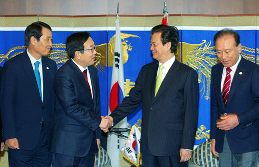 Thủ tướng Nguyễn Tấn Dũng tiếp Thị trưởng thành phố Busan