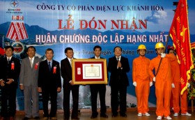 Điện lực Khánh Hòa nhận Huân chương Độc lập hạng nhất
