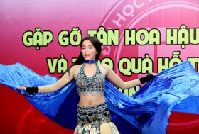 [VIDEO] Hoa hậu Kỳ Duyên múa Fusion khoe eo thon gợi cảm