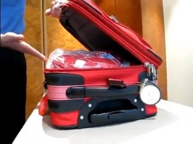 [VIDEO] Lật tẩy "ngón nghề" mở trộm vali không để lại dấu vết
