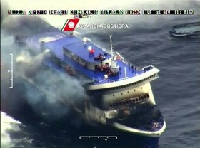 [VIDEO] Phà chở 478 người ngoài khơi Hy Lạp bốc cháy dữ dội