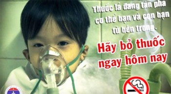 [Chùm ảnh] Trẻ em có thể đột tử vì hít phải khói thuốc lá