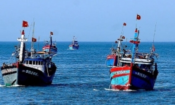 Phát triển kinh tế biển gắn với bảo đảm quốc phòng, an ninh