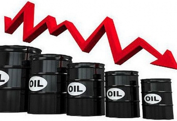 Giá dầu thô trên thế giới có thể giảm nhẹ trước ảnh hưởng của nhiều thông tin tiêu cực