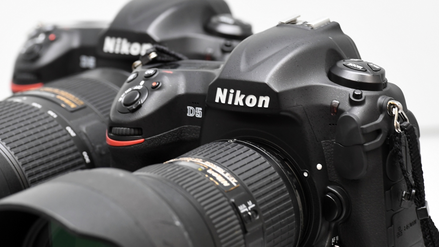 Nikon ngừng sản xuất máy ảnh DSLR, tập trung vào máy ảnh không gương lật