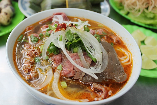 Những món ăn đường phố nổi tiếng của Việt Nam