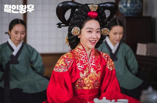 5 vai nữ hoàng cổ trang quyền lực nhất màn ảnh nhỏ Hàn Quốc