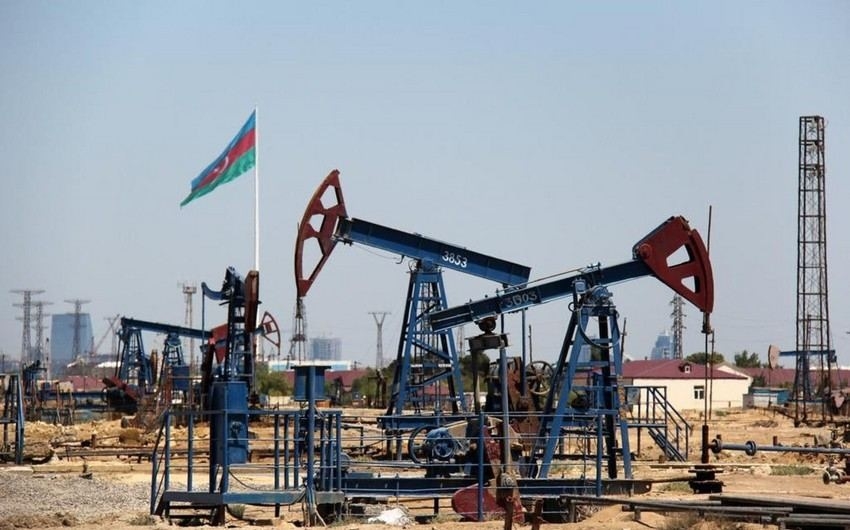 Giá dầu của Azerbaijan tiếp tục giảm sâu