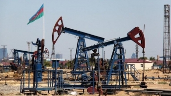 Giá dầu của Azerbaijan tiếp tục giảm sâu