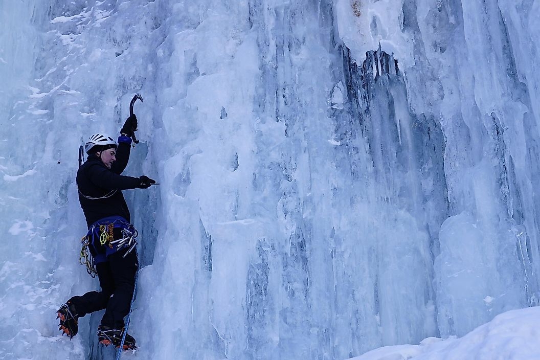 Trải nghiệm 5 điểm leo núi băng mạo hiểm trên thế giới