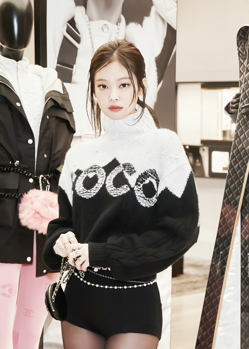 Jennie (BLACKPINK) bùng nổ visual cực đỉnh trong sự kiện mới của Chanel