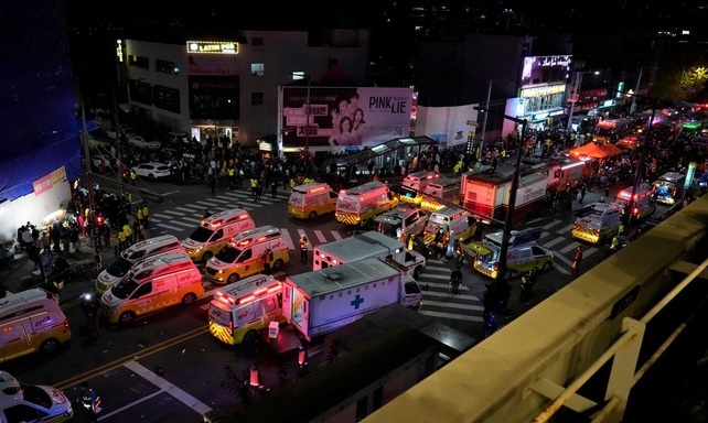 Hàng loạt nghệ sĩ Hàn Quốc hủy lịch trình, bày tỏ sự thương tiếc sau thảm kịch tại Itaewon