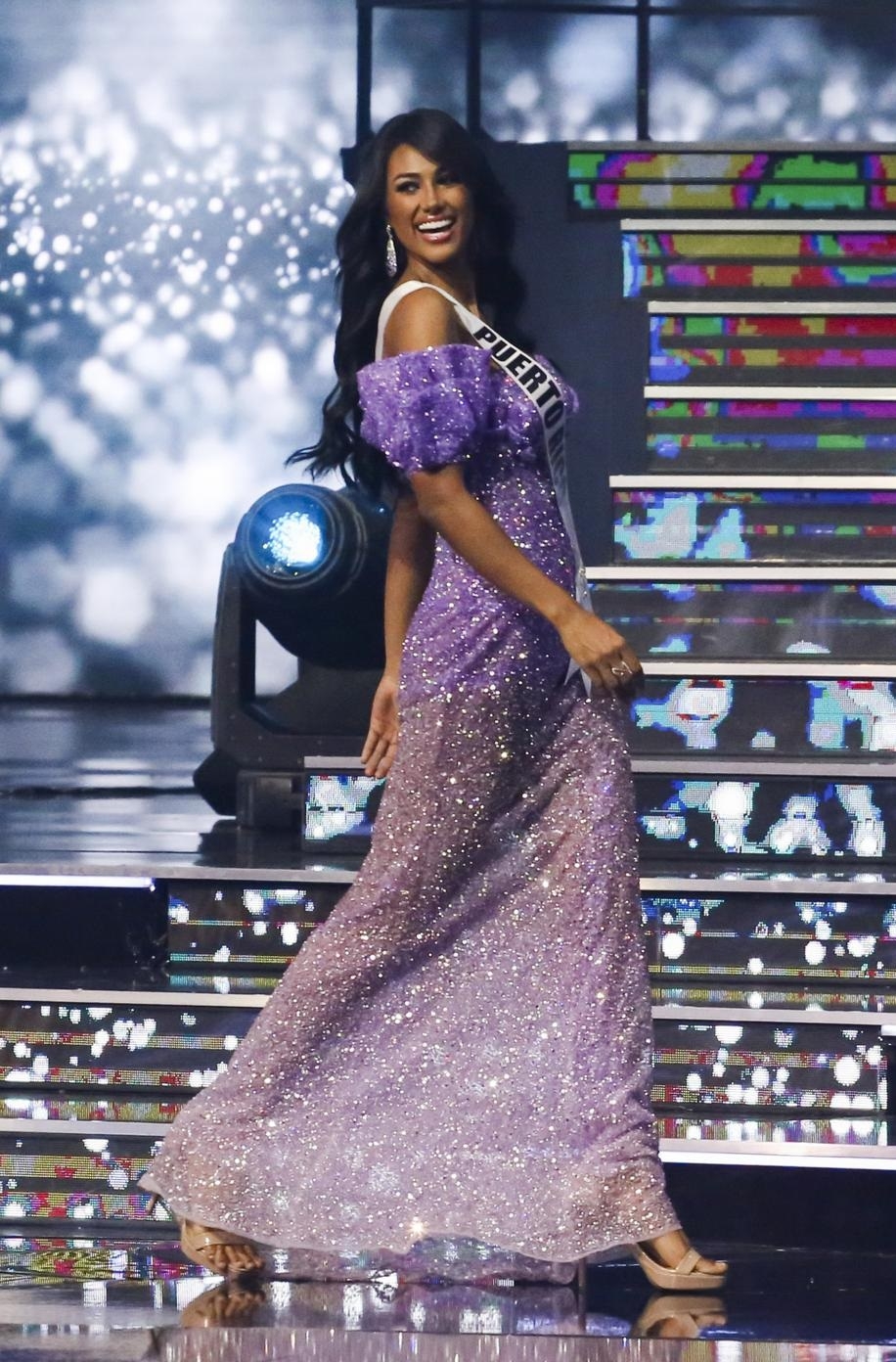 Nhìn lại top 10 trang phục dạ hội lộng lẫy nhất tại Miss Universe 2021