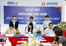 Ký kết bàn giao sáp nhập MHB Hà Tây vào BIDV
