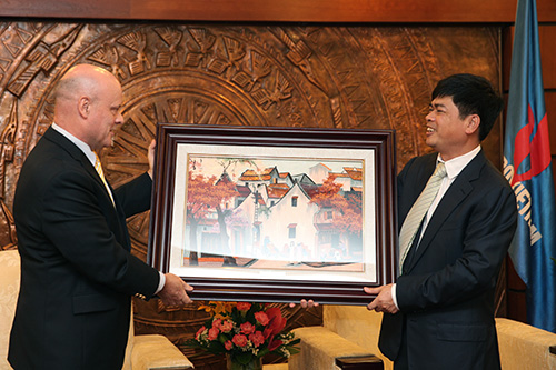 Petrovietnam: Chủ tịch Rosneft Việt Nam đến chào từ biệt sau khi kết thúc nhiệm vụ