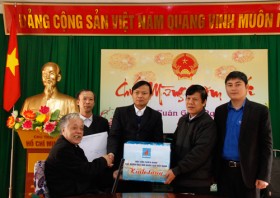 Hội CCB Tập đoàn thăm và tặng quà Tết thương, bệnh binh tại Bắc Ninh