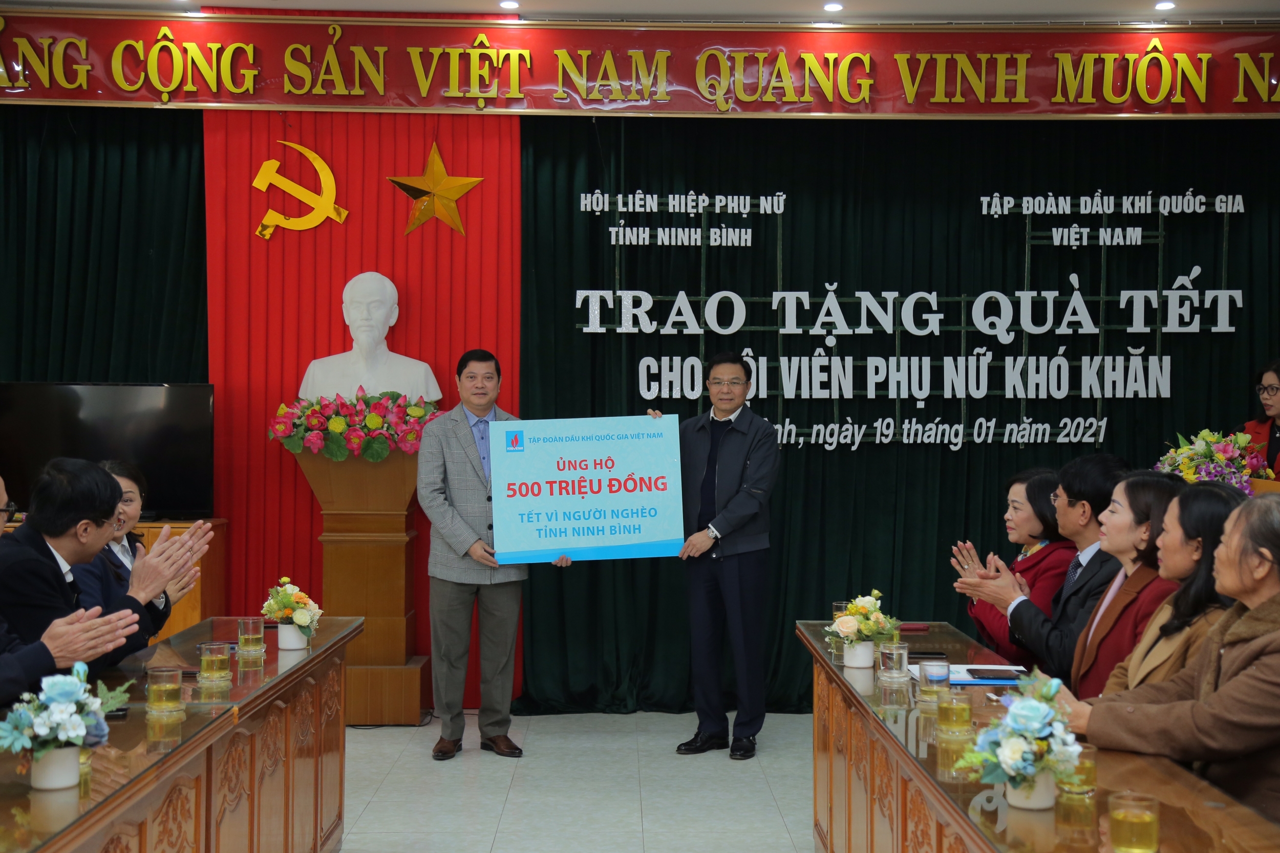 Tấm lòng người dầu khí chia sẻ với người nghèo tỉnh Ninh Bình