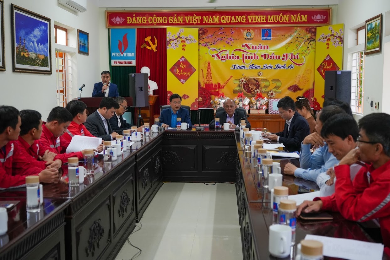 Công đoàn Dầu khí Việt Nam chúc Tết người lao động Công ty CP Thủy điện Hủa Na