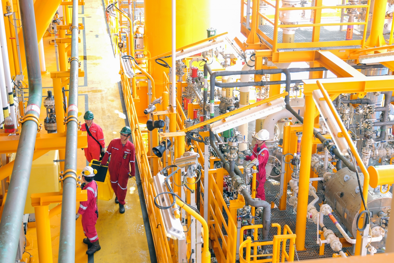 Tổng Giám đốc Petrovietnam Lê Mạnh Hùng kiểm tra tình hình, làm việc tại mỏ Sao Vàng - Đại Nguyệt Tổng Giám đốc Petrovietnam Lê Mạnh Hùng kiểm tra tình hình, làm việc tại mỏ Sao Vàng - Đại Nguyệt