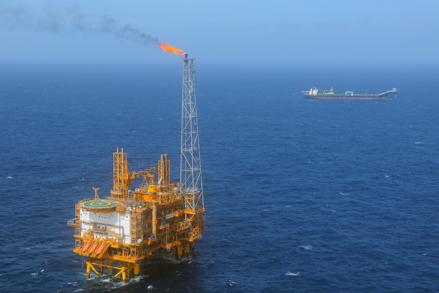 Tổng giám đốc Petrovietnam Lê Mạnh Hùng thăm và chúc Tết tại mỏ Sao Vàng - Đại Nguyệt Tổng Giám đốc Petrovietnam Lê Mạnh Hùng kiểm tra tình hình, làm việc tại mỏ Sao Vàng - Đại Nguyệt