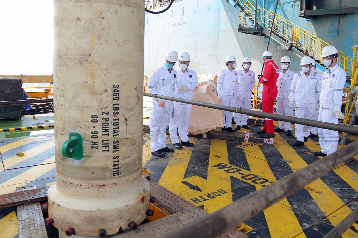 Tổng giám đốc Petrovietnam Lê Mạnh Hùng thăm và chúc Tết tại mỏ Sao Vàng - Đại Nguyệt Tổng Giám đốc Petrovietnam Lê Mạnh Hùng kiểm tra tình hình, làm việc tại mỏ Sao Vàng - Đại Nguyệt