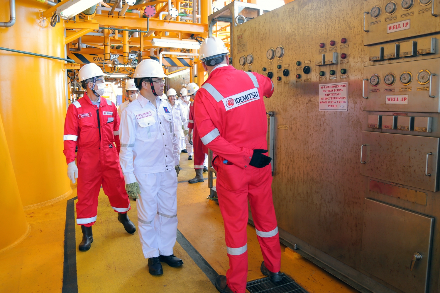 Tổng giám đốc Petrovietnam Lê Mạnh Hùng thăm và chúc Tết tại mỏ Sao Vàng - Đại Nguyệt Tổng Giám đốc Petrovietnam Lê Mạnh Hùng kiểm tra tình hình, làm việc tại mỏ Sao Vàng - Đại Nguyệt