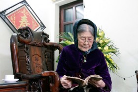 Cụ bà trăm tuổi vẫn đọc được truyện Kiều bằng chữ Nôm
