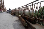 Cận cảnh sự xuống cấp cầu Long Biên