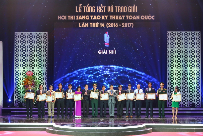 4 giai phap nganh dau khi dat giai trong hoi thi sang tao ky thuat toan quoc lan thu 14