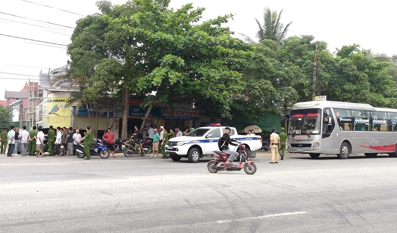 Hà Tĩnh: Bị chặn xe, nhóm đối tượng nổ 3 phát súng giữa Quốc lộ 1