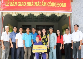 CĐ DKVN trao nhà “Mái ấm Công đoàn” tại tỉnh Cà Mau
