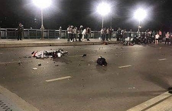 Lạng Sơn: 2 xe máy đâm nhau trong đêm, bốn người thương vong