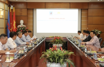 PVN đề nghị Vietnam Airlines hỗ trợ trong việc đưa các chuyên gia dầu khí nước ngoài vào Việt Nam