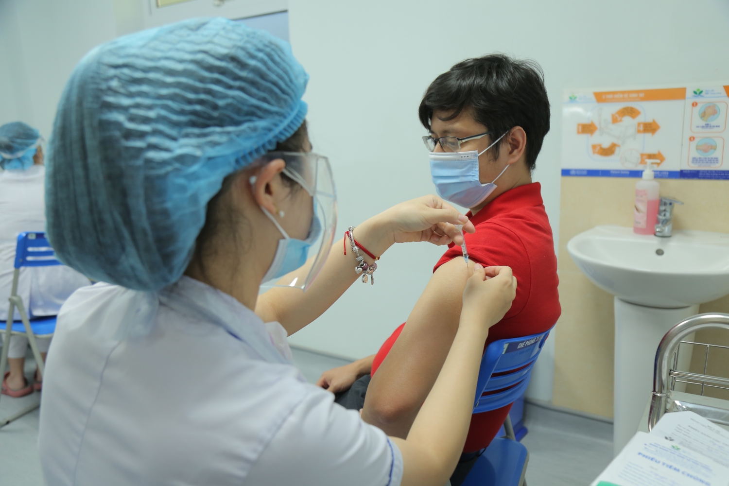 CBCNV Cơ quan Tập đoàn tham gia tiêm vắc xin phòng Covid-19