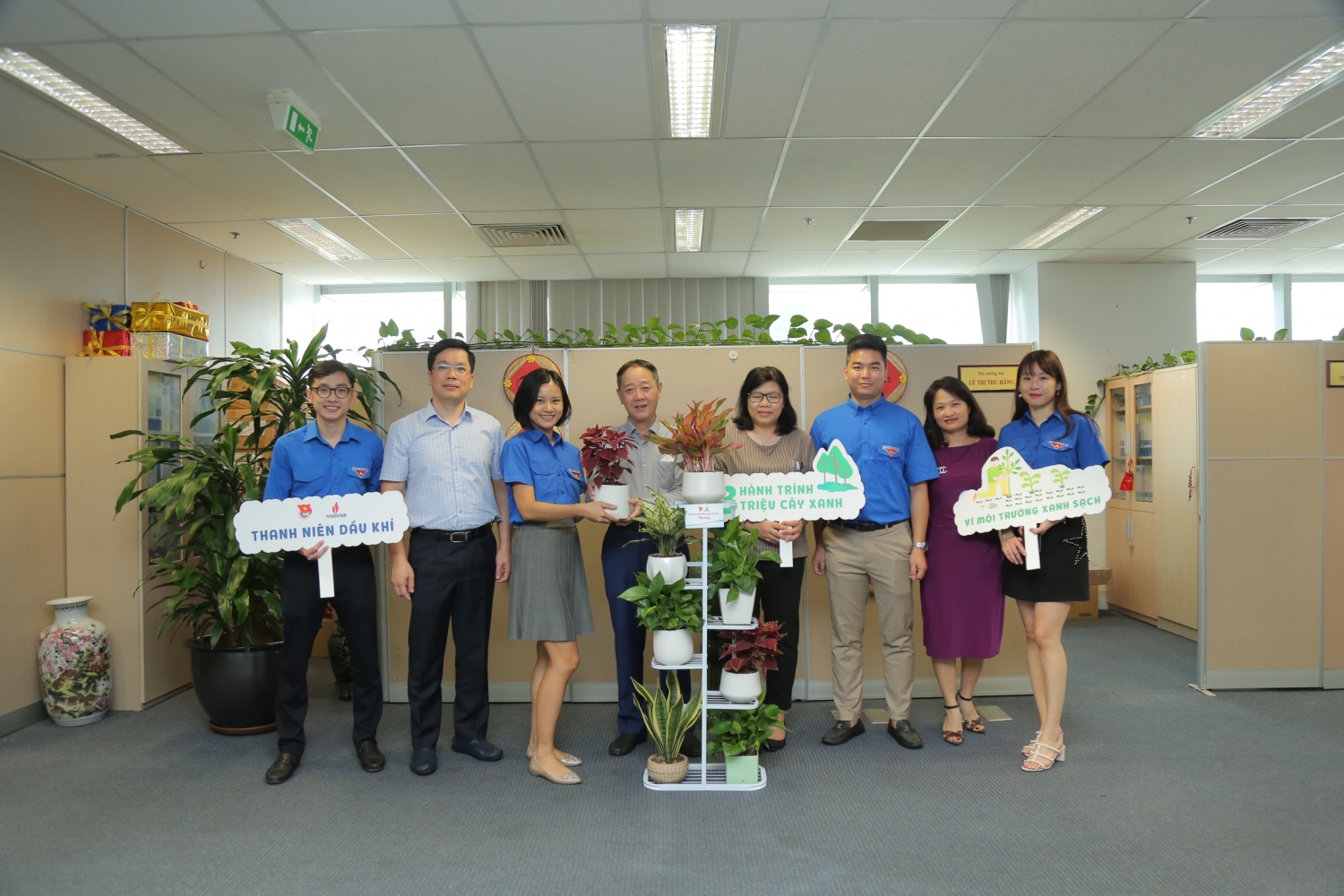 Đoàn Thanh niên Cơ quan Tập đoàn Dầu khí Việt Nam hưởng ứng chương trình 3 triệu cây xanh