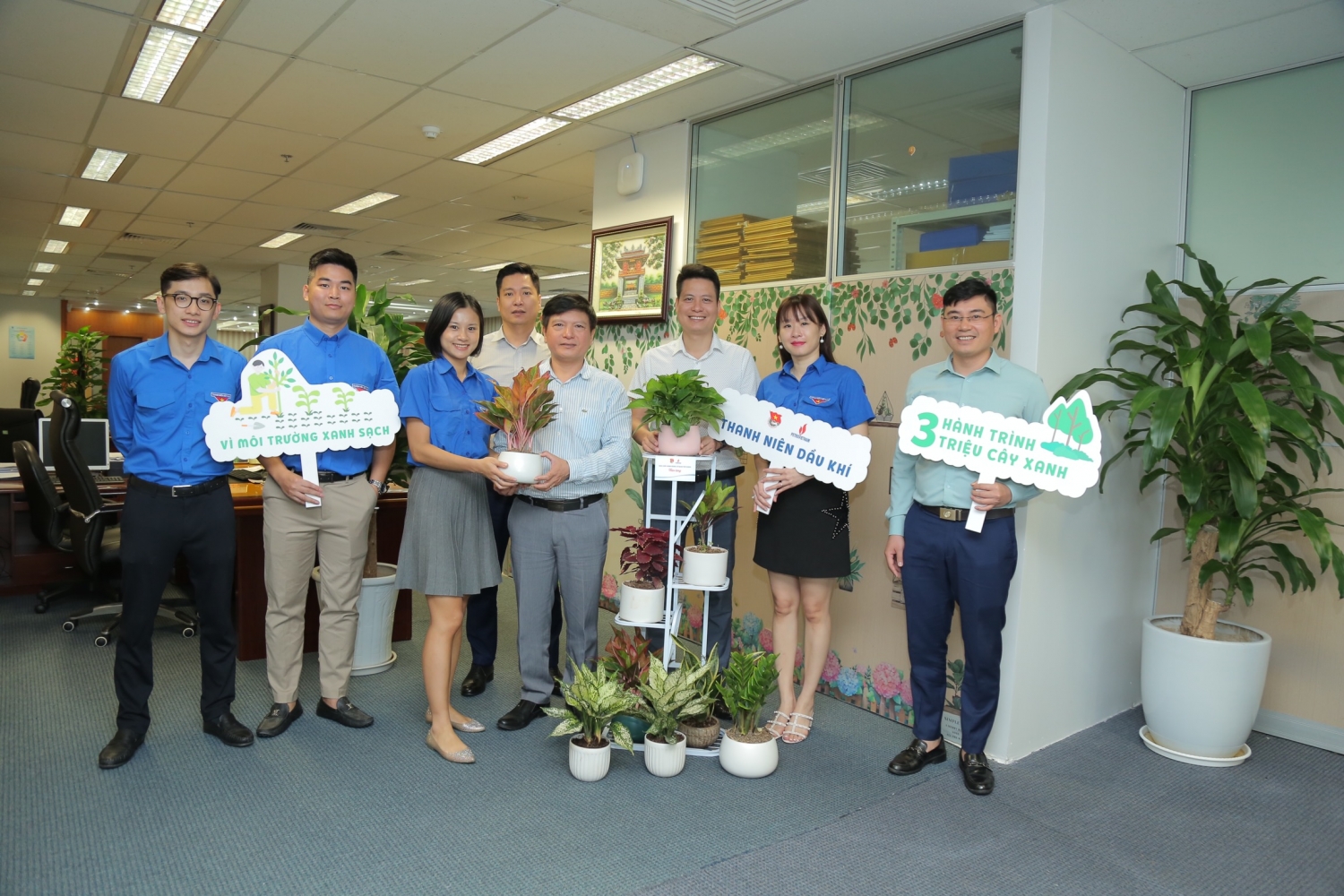 Đoàn Thanh niên Cơ quan Tập đoàn Dầu khí Việt Nam hưởng ứng chương trình 3 triệu cây xanh Đoàn Thanh niên Cơ quan Tập đoàn Dầu khí Việt Nam hưởng ứng chương trình 3 triệu cây xanh