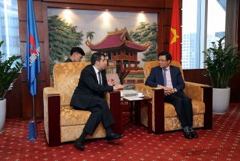 Phó Tổng giám đốc Petrovietnam Lê Mạnh Hùng tiếp Đại sứ Azerbaijan tại Việt Nam
