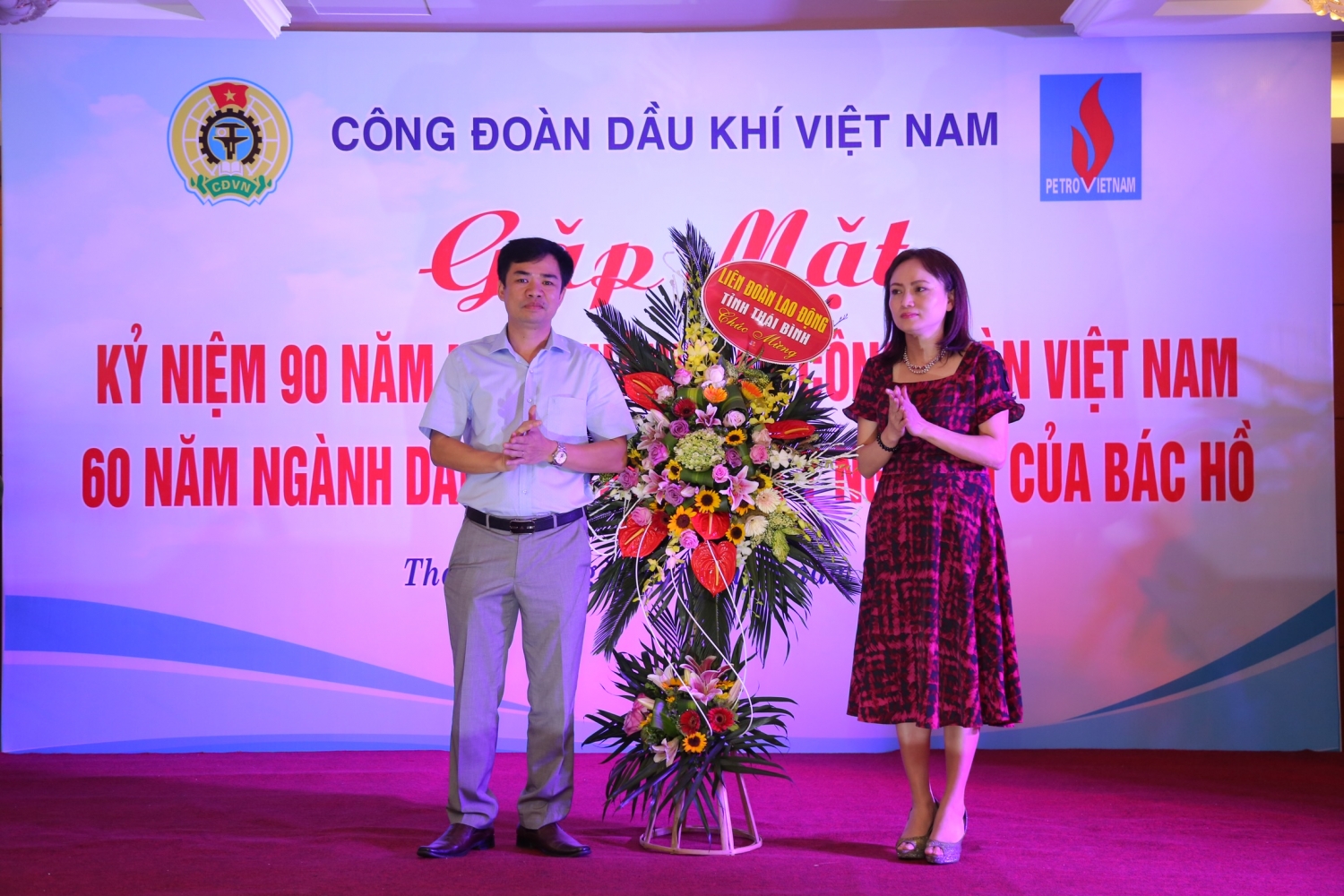 cong doan dau khi viet nam gap mat truyen thong tai thai binh