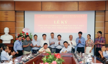 Đảng ủy Cơ quan Tập đoàn ký kết thỏa thuận phối hợp với Đảng ủy Ban QLDA NMNĐ Thái Bình 2