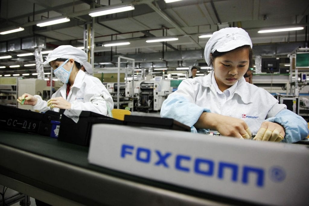 Foxconn gấp rút thuê nhân công với mức thưởng kỷ lục trong đợt mưa lũ