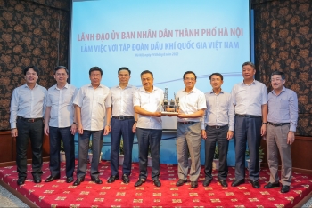 Lãnh đạo UBND thành phố Hà Nội làm việc với Petrovietnam