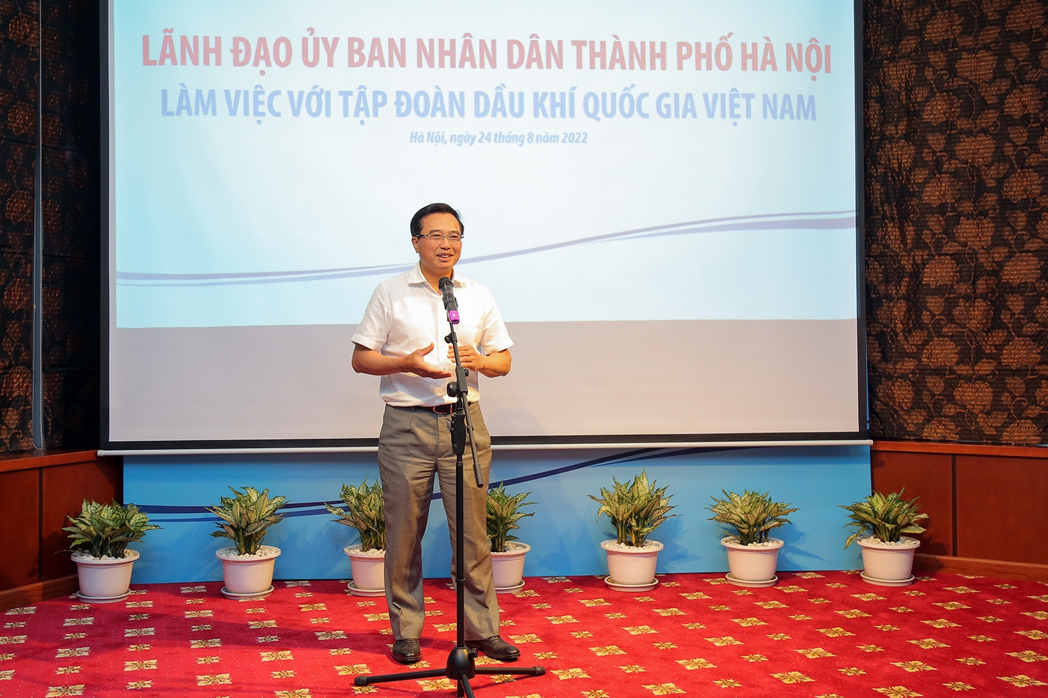 Lãnh đạo UBND thành phố Hà Nội làm việc với Petrovietnam