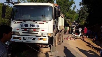 Nam thanh niên tử vong sau va chạm trực diện với xe tải