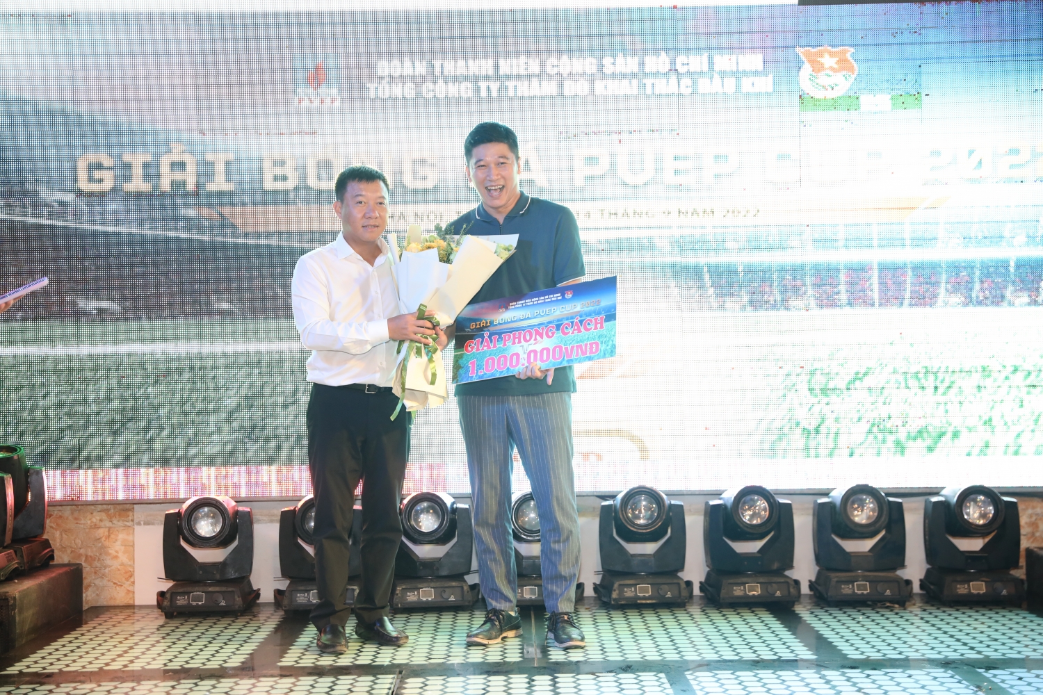 Đội bóng đá Văn phòng Tổng Công ty giành chức vô địch PVEP Cup 2022