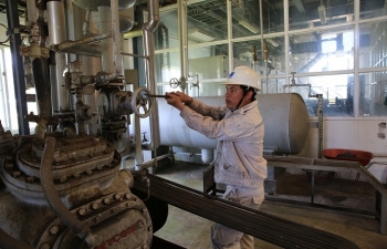 Chùm ảnh: Nhịp sống trở lại ở nhà máy nhiên liệu sinh học Dung Quất