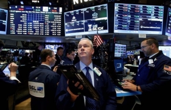 Thị trường chứng khoán Mỹ giảm mạnh do những lo ngại về căng thẳng với Saudi Arabia